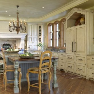 Кухня в стил Прованс във ванилия