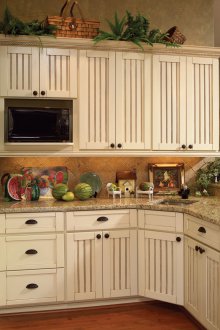 Кухненски ъгъл с ванилов цвят