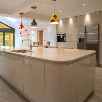 Ванилен цвят кухненски интериор