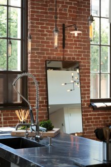 Тухлена кухня в индустриален стил