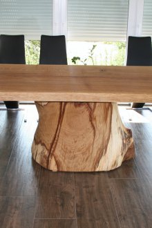 The table from the massif is rectangular