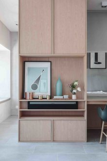 Design of one-room Khrushchev with plywood furniture