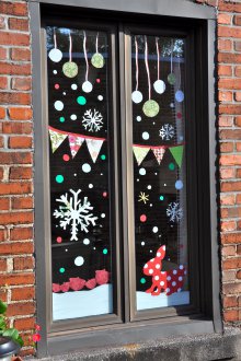 Декорация на прозорци със стикери за новата година