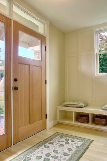 Декорация на стена за коридор със стенни панели