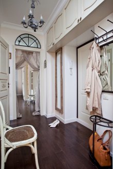 Entrance hall in a studio apartment