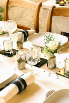 Новогодишна украса за маса 2019 с цветя