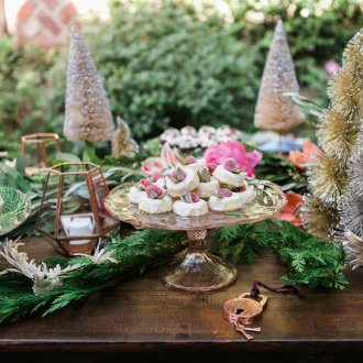 2019 Новогодишна украса на маса със сладкиши.