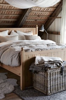 Reka bentuk bilik tidur loteng sempit