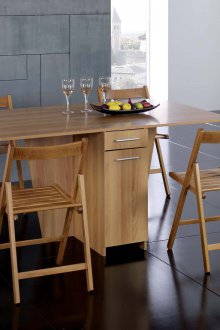 Сгъваема маса, изработена от МДФ