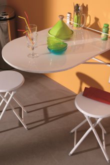 Полукръгла сгъваема маса