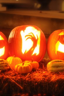 Подреждане на тиква за Хелоуин