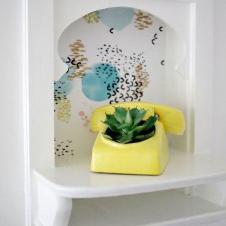 Декор ниша от останките на тапети