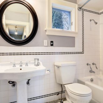 Ретро черно-бяла баня