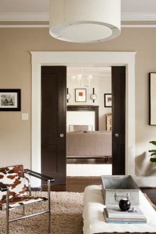 Плъзгащи се дървени врати в апартамента