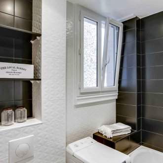 Черно-бяла текстурирана баня