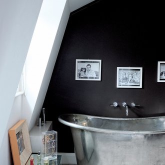 Таванска черно-бяла баня