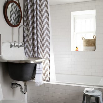 Черно-бяла баня в стил Арт Нуво