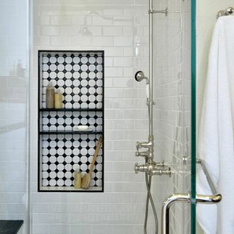 Черно-бели плочки в ниша за баня