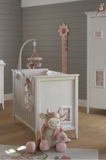 Детска стая за момиче в стила на Прованс