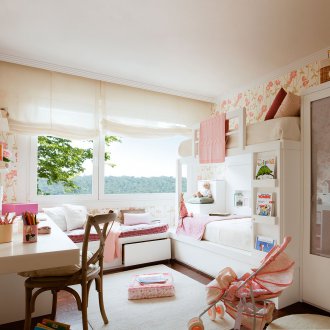 Детска стая за момичето със завеси