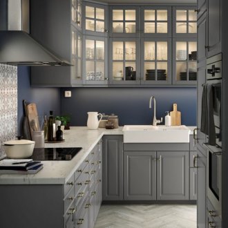 Плътно сива кухня