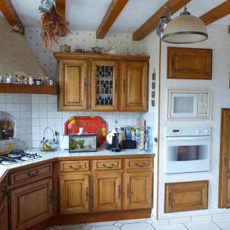 Плътна ъглова кухня