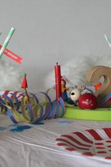 Making children's birthday paper utensils