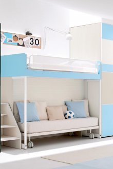 두 아이를 위한 2층 컨버터블 침대