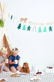 Decoration of a children's birthday in the theme of nature