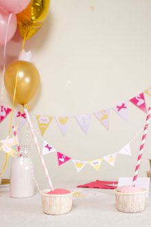 Decoration of a children's birthday with a garland