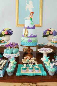 Making a children's birthday in the theme of the little mermaid
