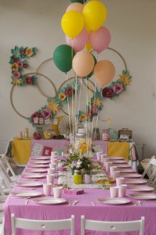 Children's birthday party table