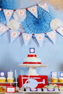 Making a children's birthday with helicopters