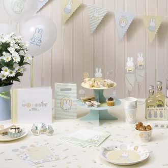 Making a children's birthday with hares