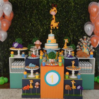 Making a children's birthday with animals