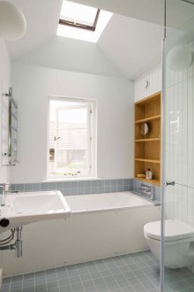 Комбиниран интериор за баня