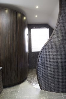 Преграда в комбинираната баня