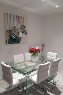 Обемна картина със зебра.