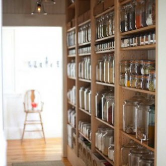 Склад за съхранение в коридора