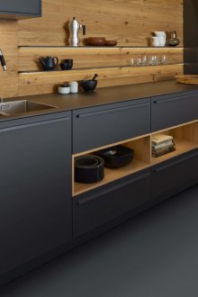 Черен дизайн на кухнята 2019