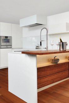 Дизайн на кухня на остров 2019