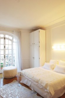 Плинтус на тавана в спалнята