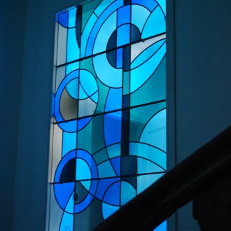 Син витражен филм