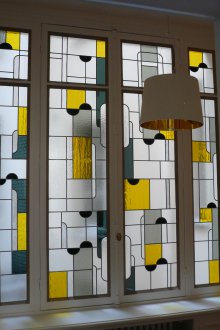 Тесен витражен филм