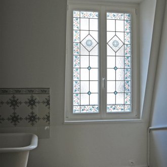 Витраж в банята