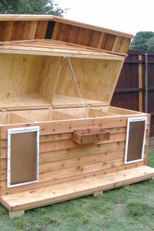 Кабина за кучета с покрив