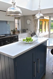 Самозалепващ се филм син