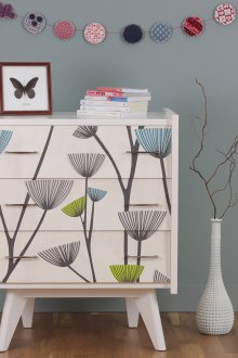 Самозалепващ се филм с шарка