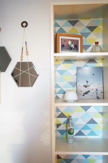 Самозалепващ се филм на стелажа