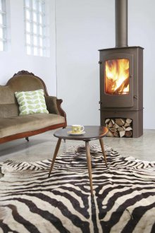 Gusseisenofen im Innenraum